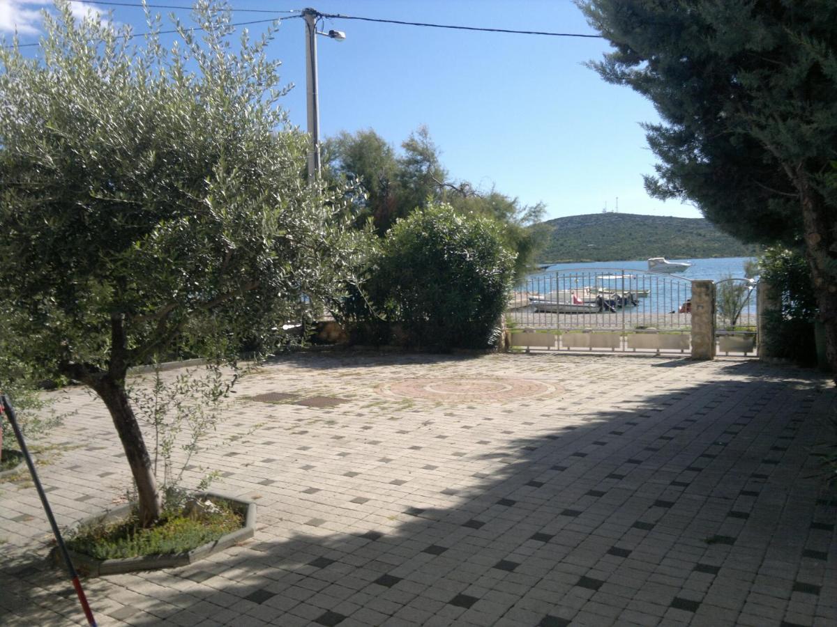 Villa Magica Pirovac Exterior photo